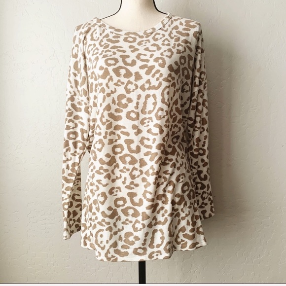 Slouchy Leopard Print Top - Picture 6 of 7